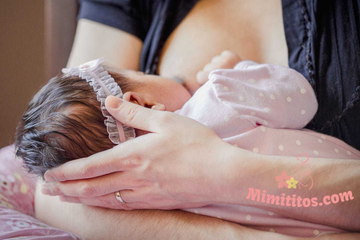 Cómo cambia la leche materna para satisfacer las necesidades de los bebés